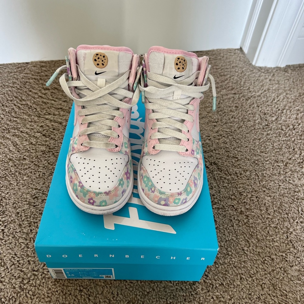 Women’s Nike dunks